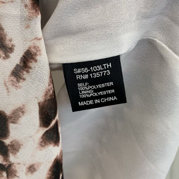 Olivaceous Snake Print V-Neck Sleeveless Blouse Medium - Picture 3 of 4